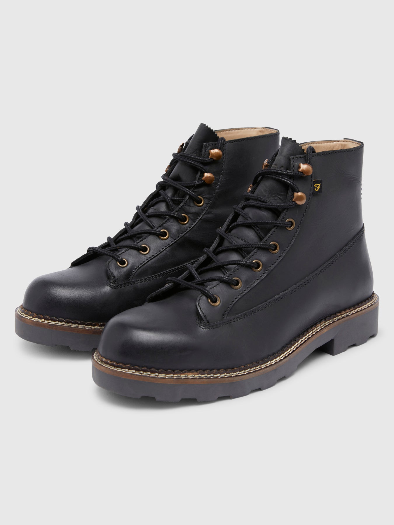 Farah Alpine Leather Boots In Black