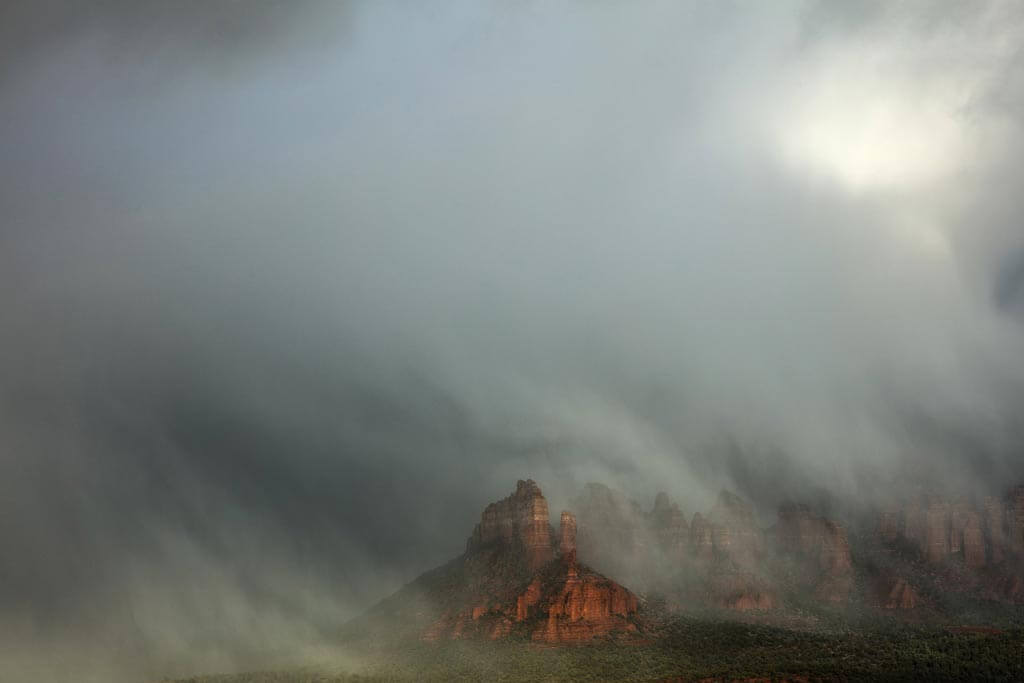 Tormenta que se despeja en Sedona