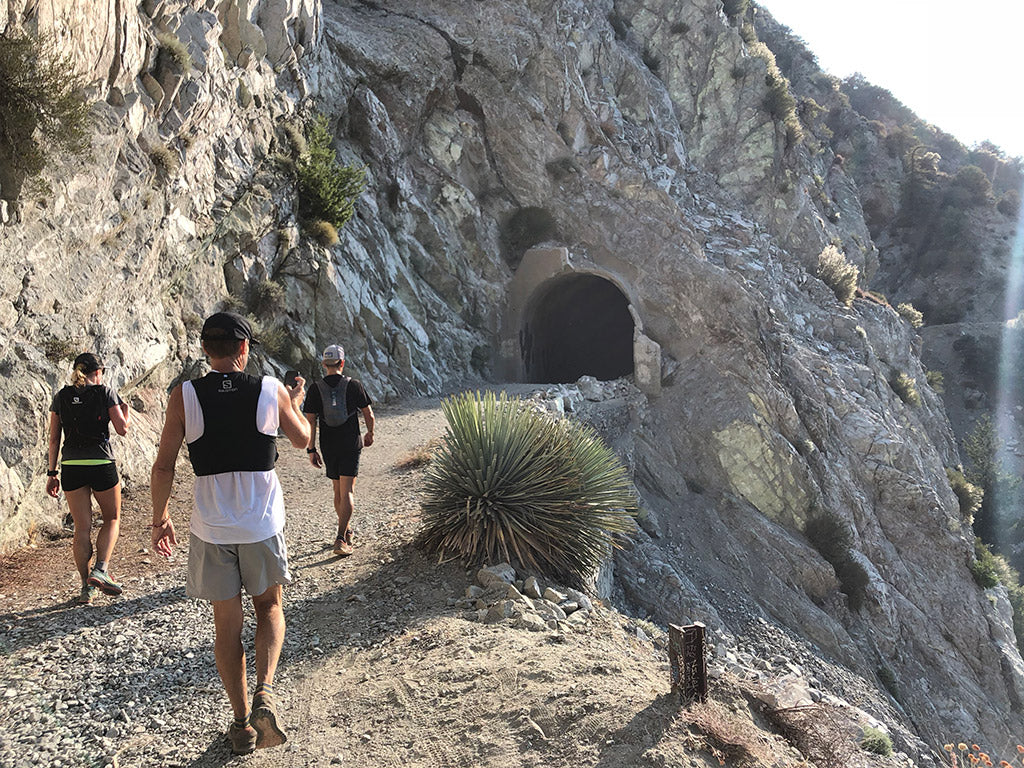 Carrera por senderos en túneles