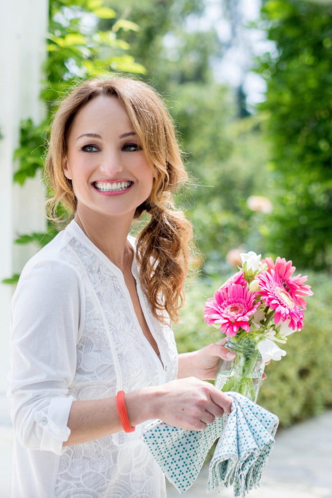 Giada buying flowers