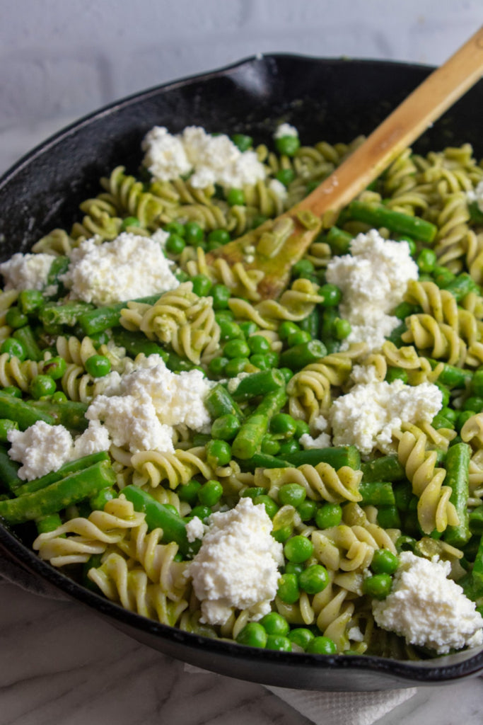 Pasta with Pesto, Ricotta, and Green Beans