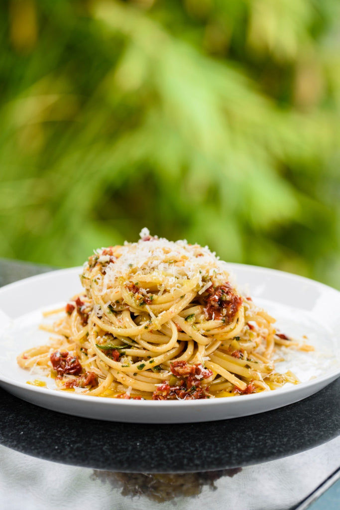 Linguine With Sun-Dried Tomatoes and Olives