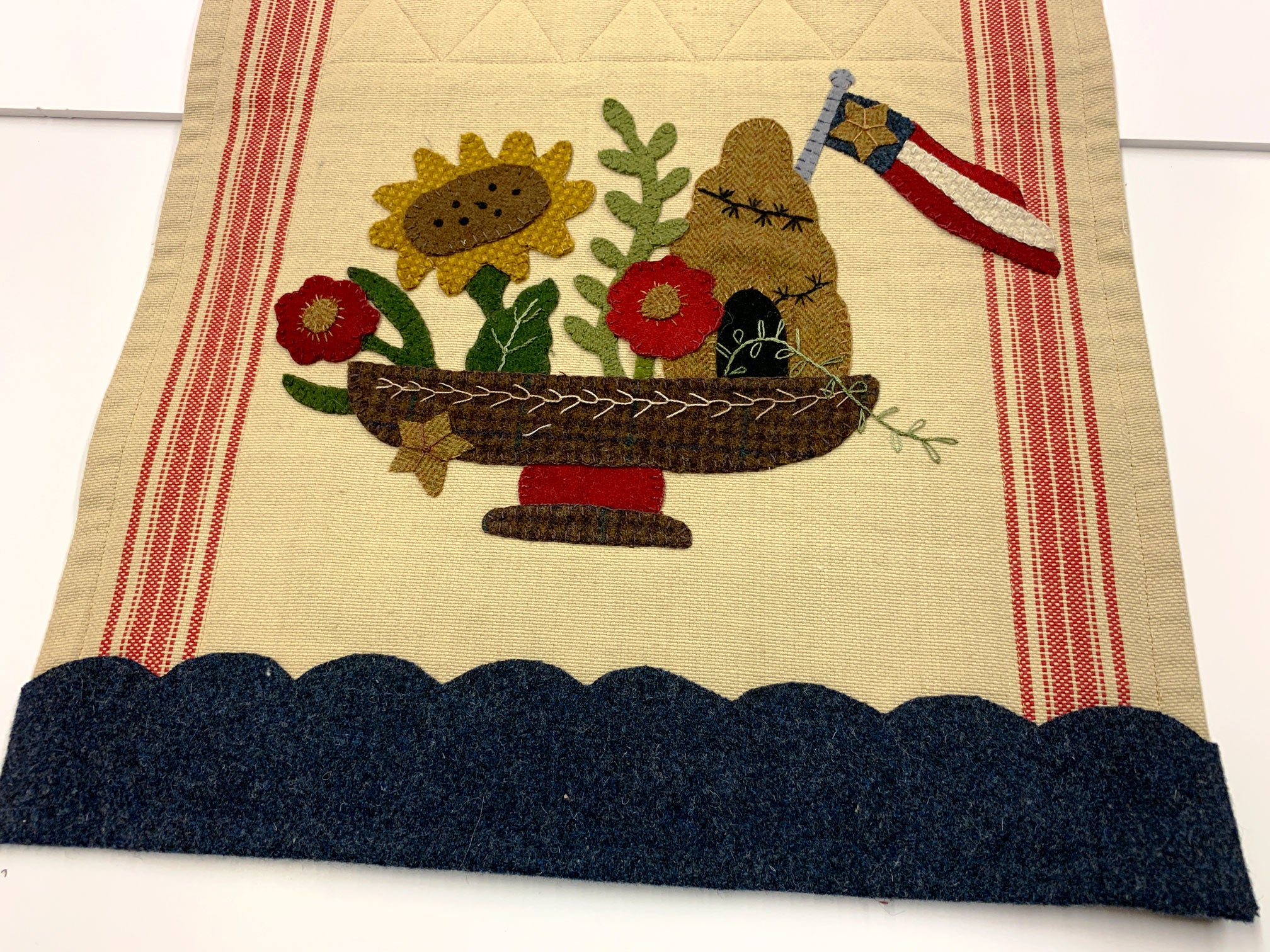 Make a Joyful Noise Wool Applique Table Runner – Cath's Pennies Design