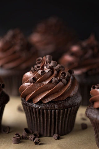Simple Yet Sophisticated Classy Cupcake Ideas for Adults - Chocolate Baileys Cupcake