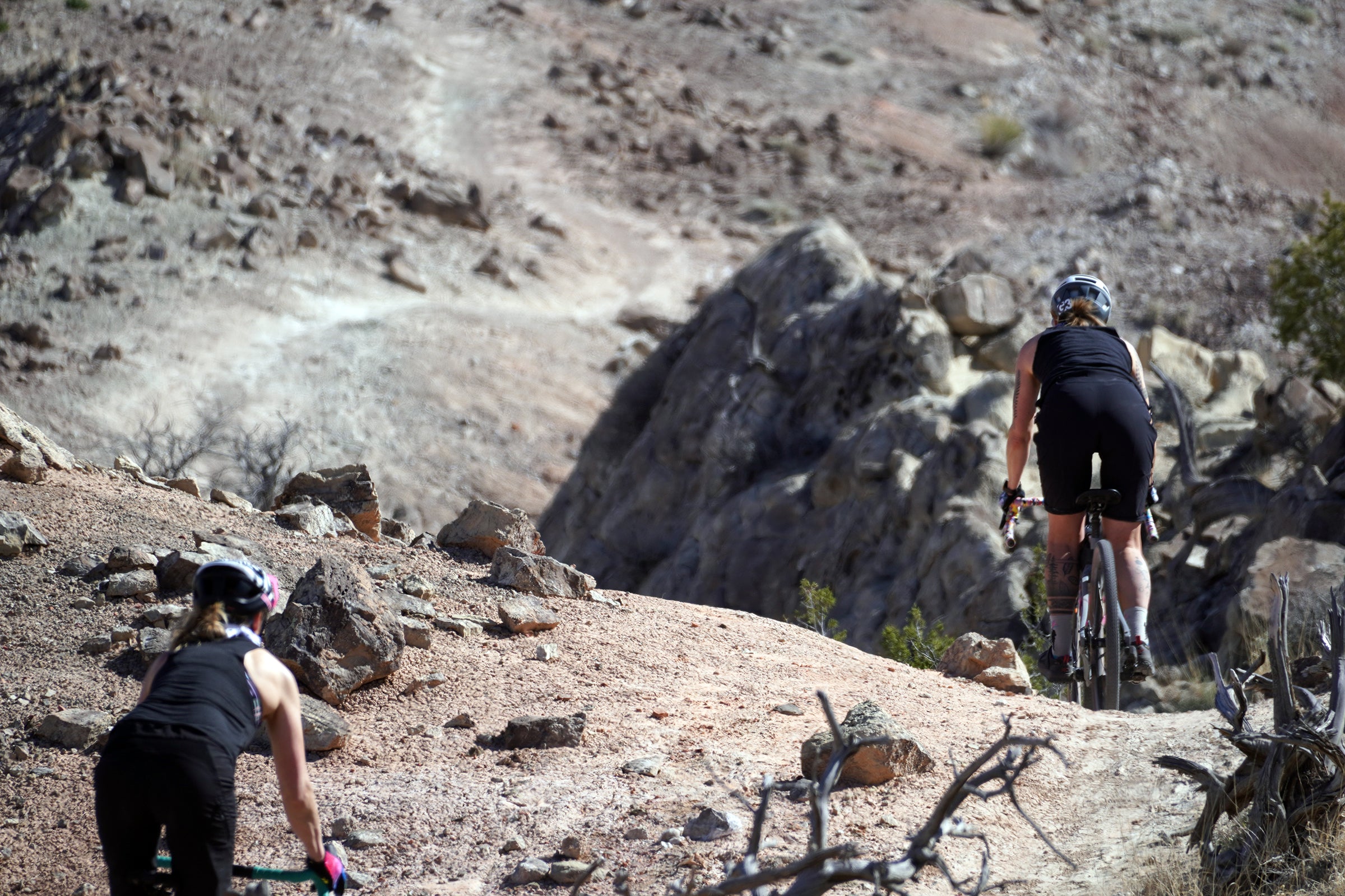 Holly and Lindsay dropping in.