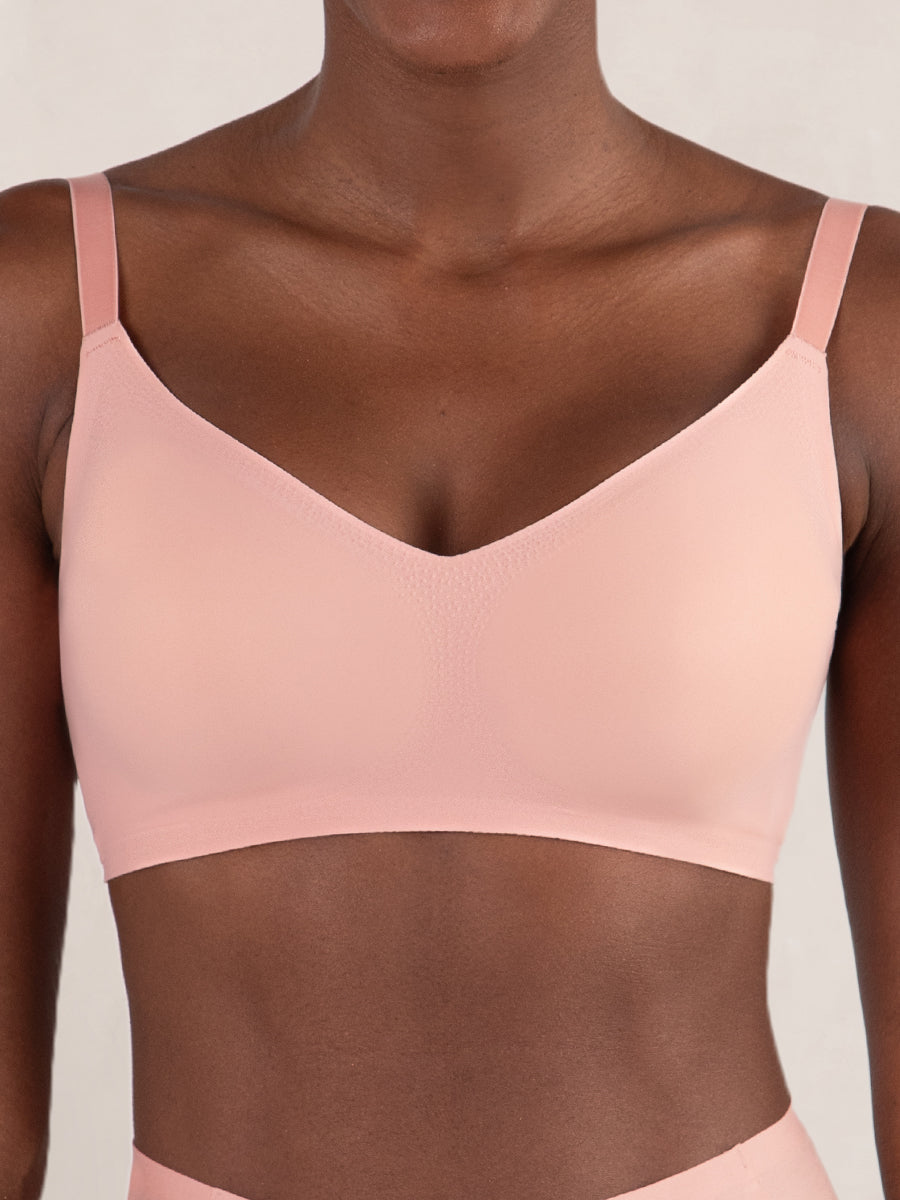 Smoothing Comfort Wireless Bra rose tan front