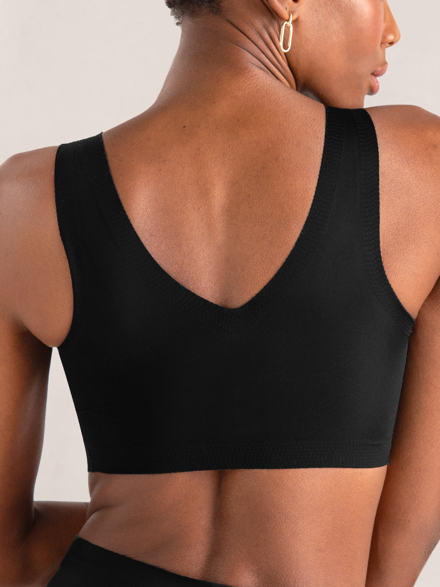 Your wardrobe needs this perfect V-neck bra.😍 @recycledstardust tries on  the trending Truekind® Everyday Comfort V-Neck Bralette des