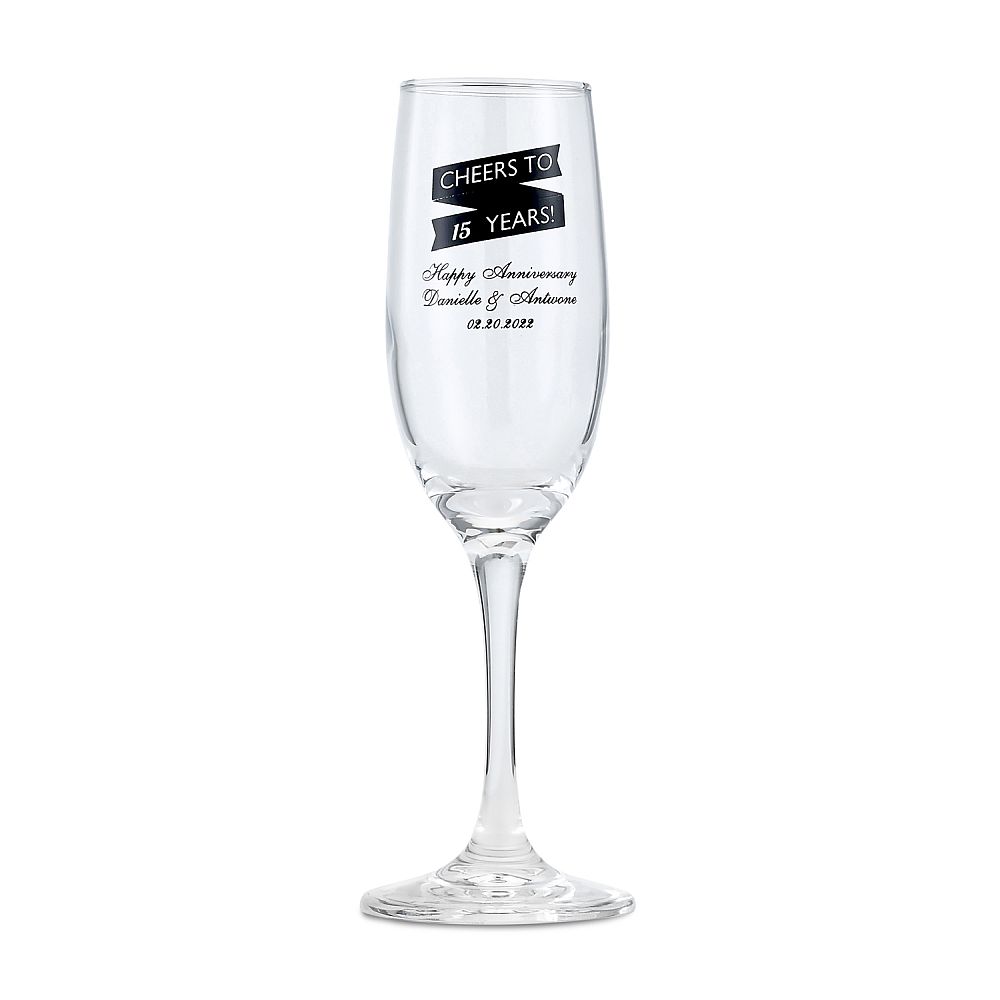 https://cdn.shopify.com/s/files/1/0021/5826/4387/products/personalized-glass-champagne-flute-895716_1600x.jpg?v=1686403493