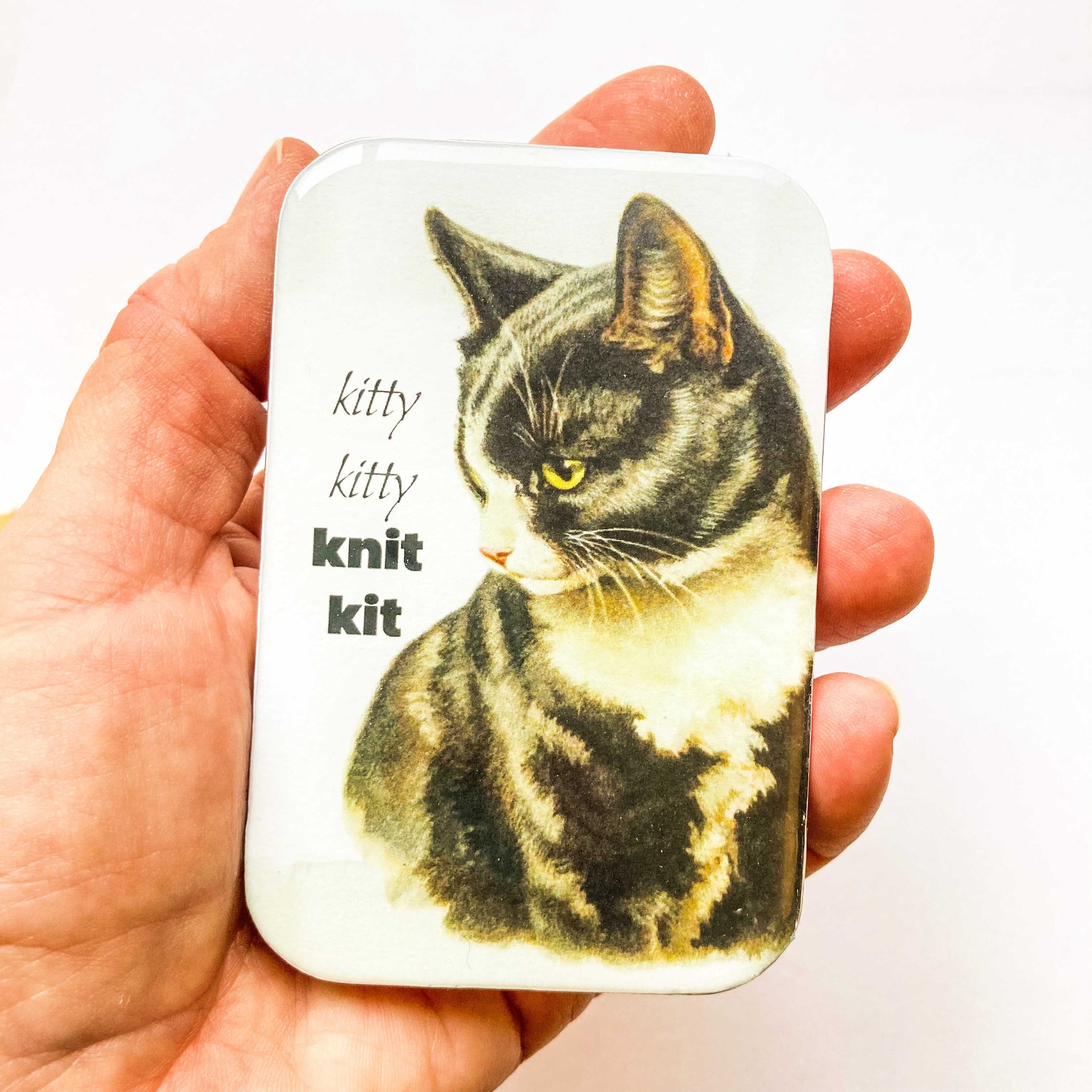 Cat Tin, Knitting notions tin - Firefly Notes