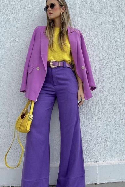 Outfits violeta y amarillo
