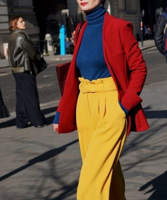 Outfits rojo, azul y amarillo