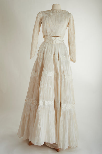 Sybil Connolly Linen pleated wedding dress. 