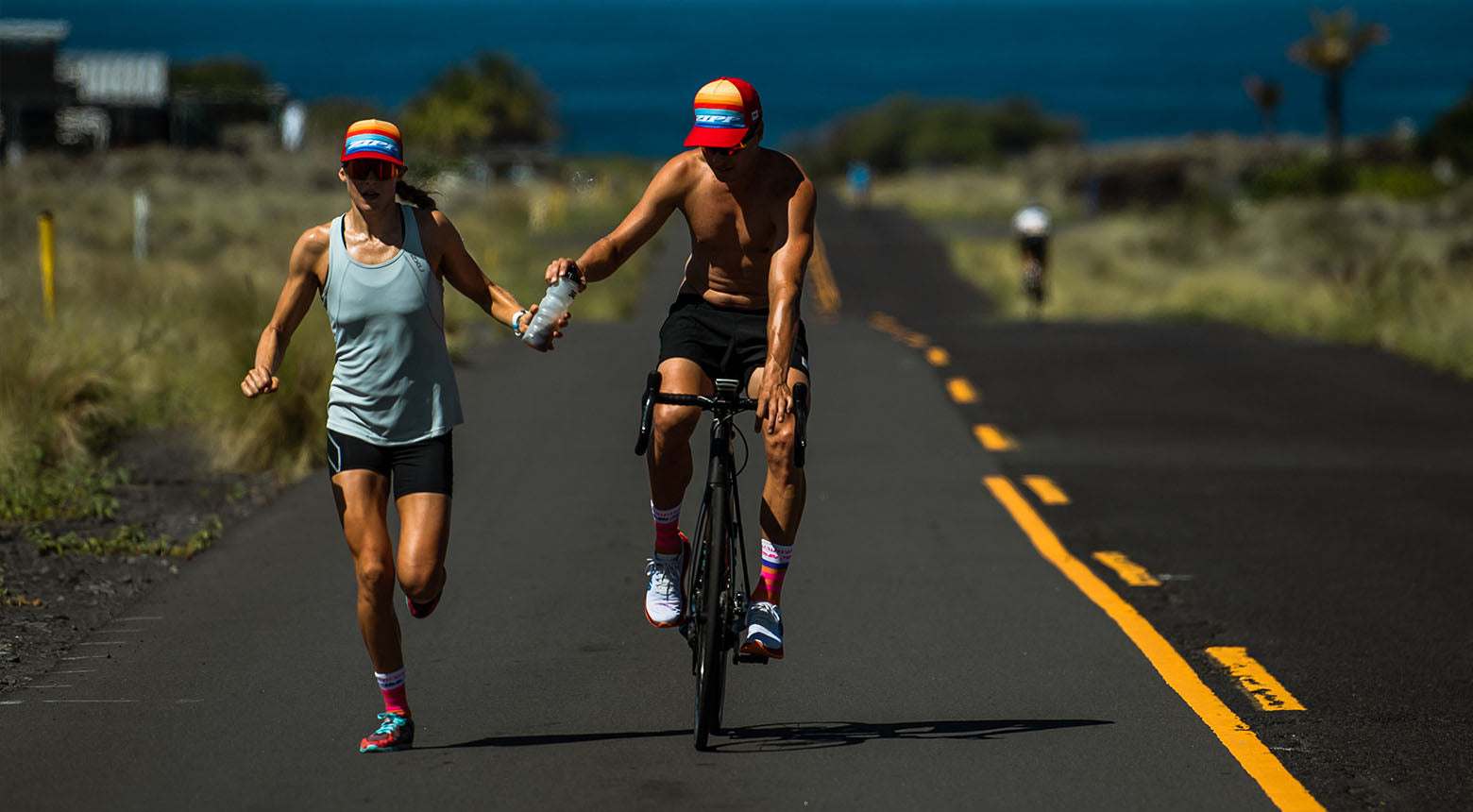 maja stage nielsen und till schenk in incylence levels kona laufsocken unterwegs
