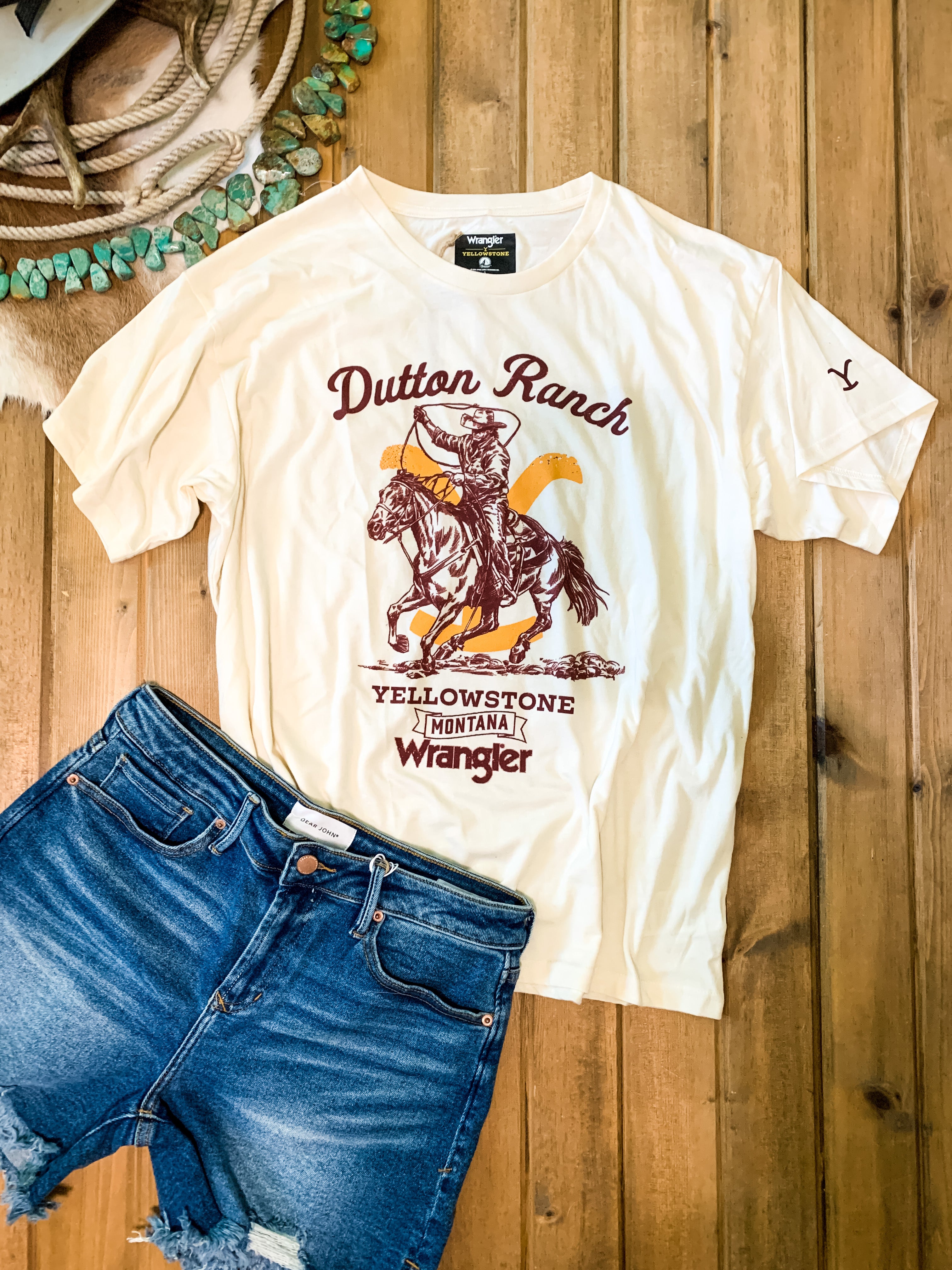 Wrangler Yellowstone Off White Oversized Tee – Ranch-Land Western Store