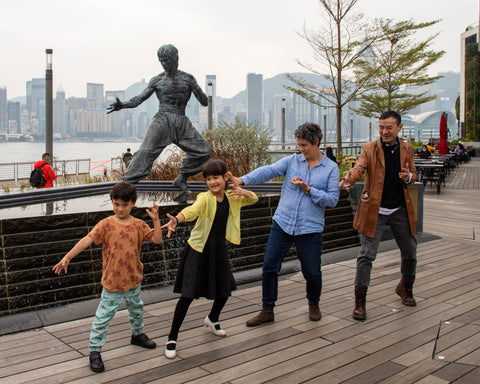 Hong Kong Family Photography Session Bruce Lee Statue