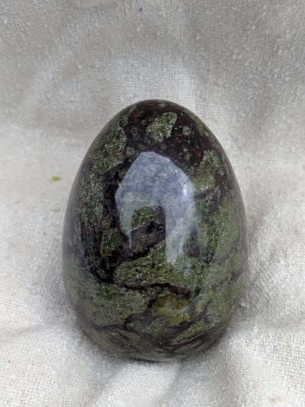 Dragon S Blood Jasper Dragonstone 2 Gemstone Egg Dragon S Den Gemstones