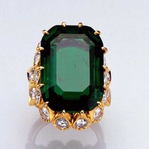 Wallis Simpson's Emerald Engagement Ring