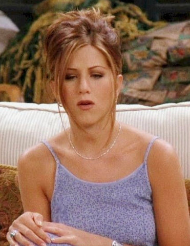 rachel green friends tv show iconic style necklace trend