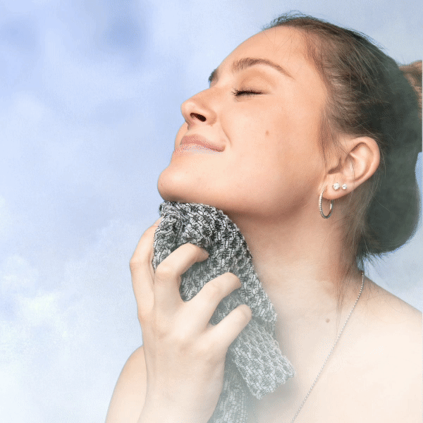 This Exfoliating Washcloth Will Turn Your Shower Into a Japanese Spa