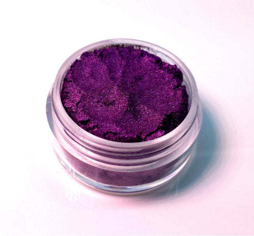 purple shimmer eyeshadow