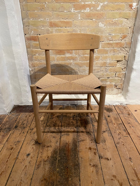 Folk chair J39 in soap-treated oak