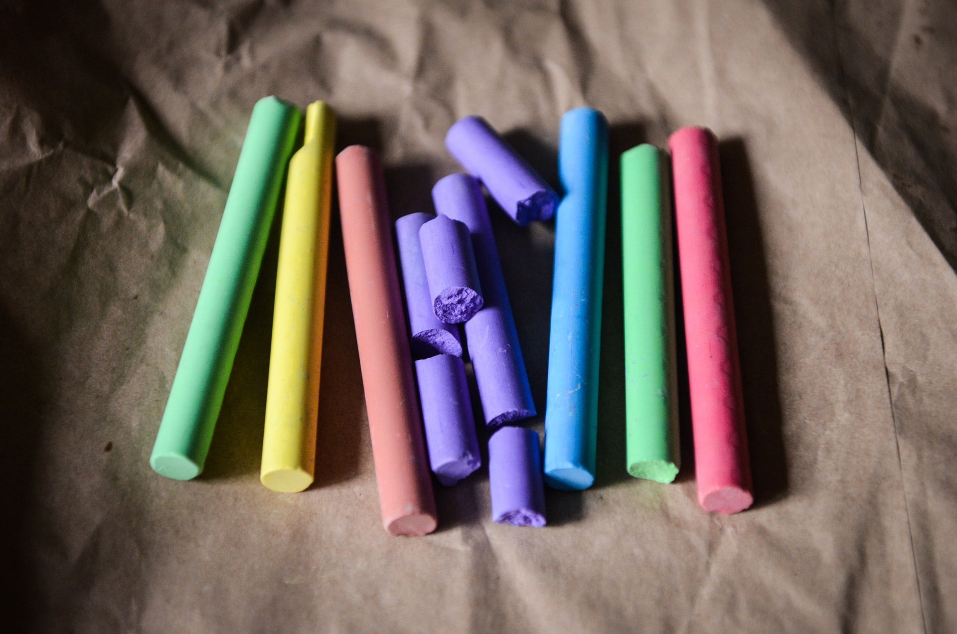 Recycled crayons from Unsplash - https://unsplash.com/photos/IEtUye-b28A