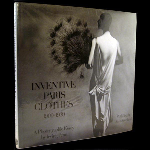 Vreeland - Inventive Paris Clothes 1909-1939, a Photographic Essay by Irving Penn, édition américaine (1977)