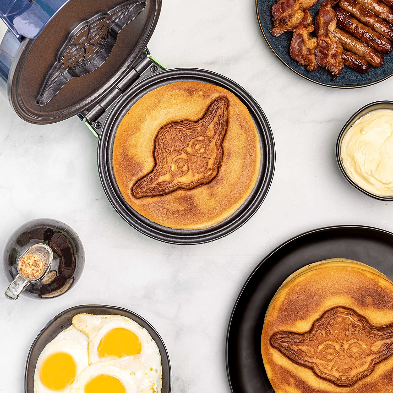 Cook The Most Adorable Breakfast With This New Baby Yoda Waffle Maker -  GameSpot