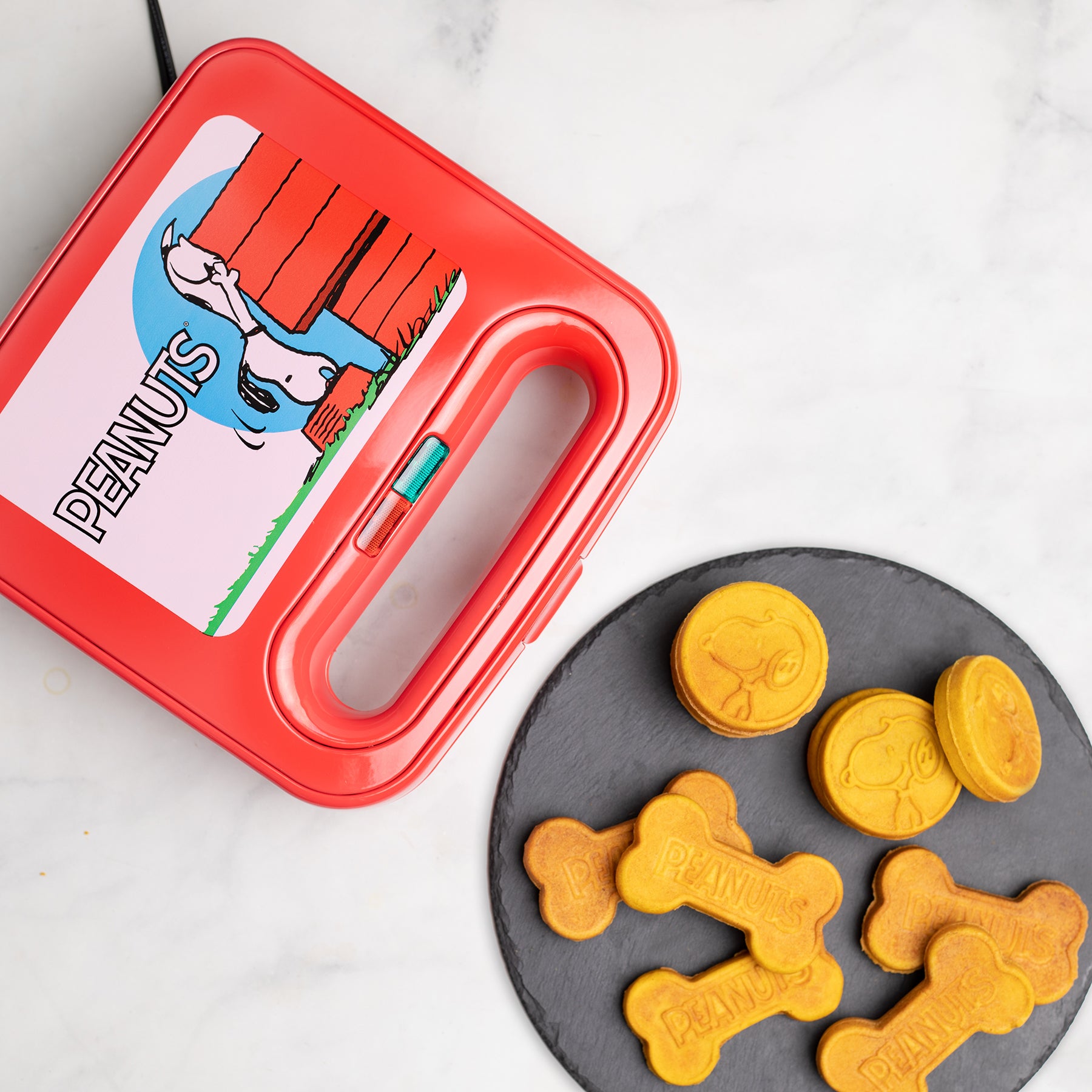 Peanuts Snoopy & Woodstock Double-Square Waffle Maker, 1 - Kroger