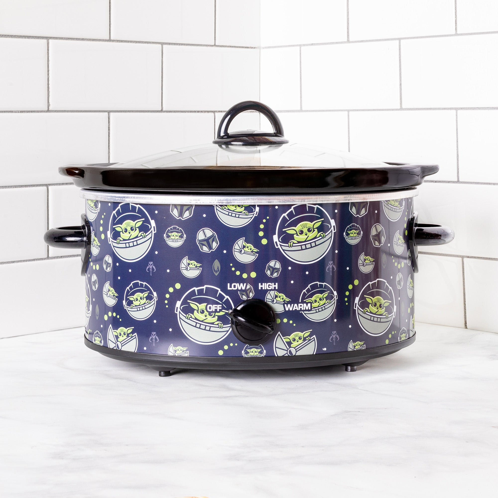 Uncanny Brands Star Wars 2QT Slow Cooker – Uncanny Brands Wholesale