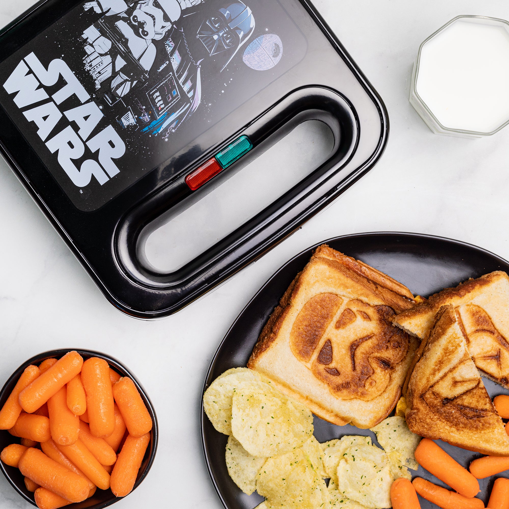 Uncanny Brands The Mandalorian Grilled Cheese Maker- Panini Press and  Compact Indoor Grill- Baby Yoda and Mando Sandwich