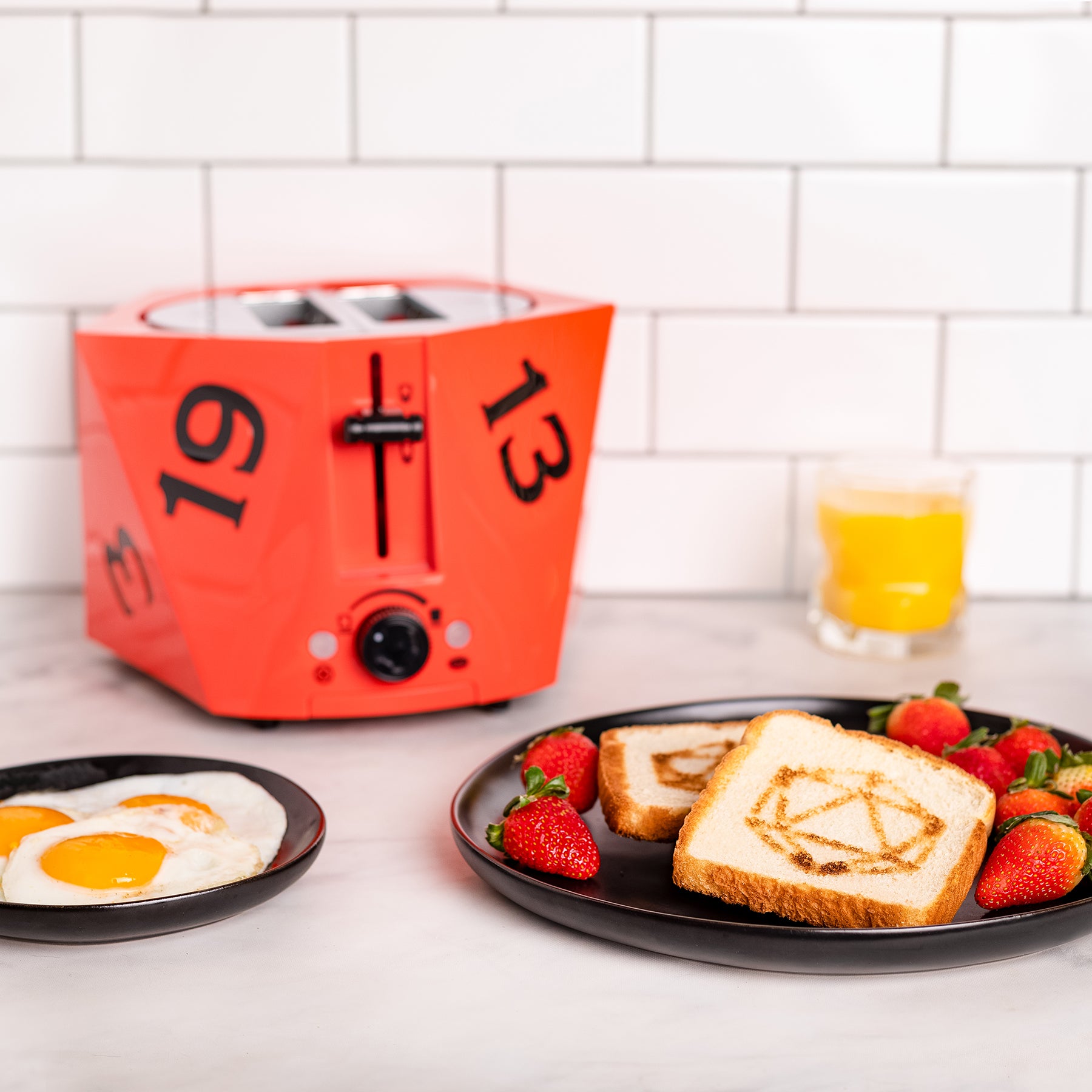 Pokémon Poké Ball Toaster - Uncanny Brands