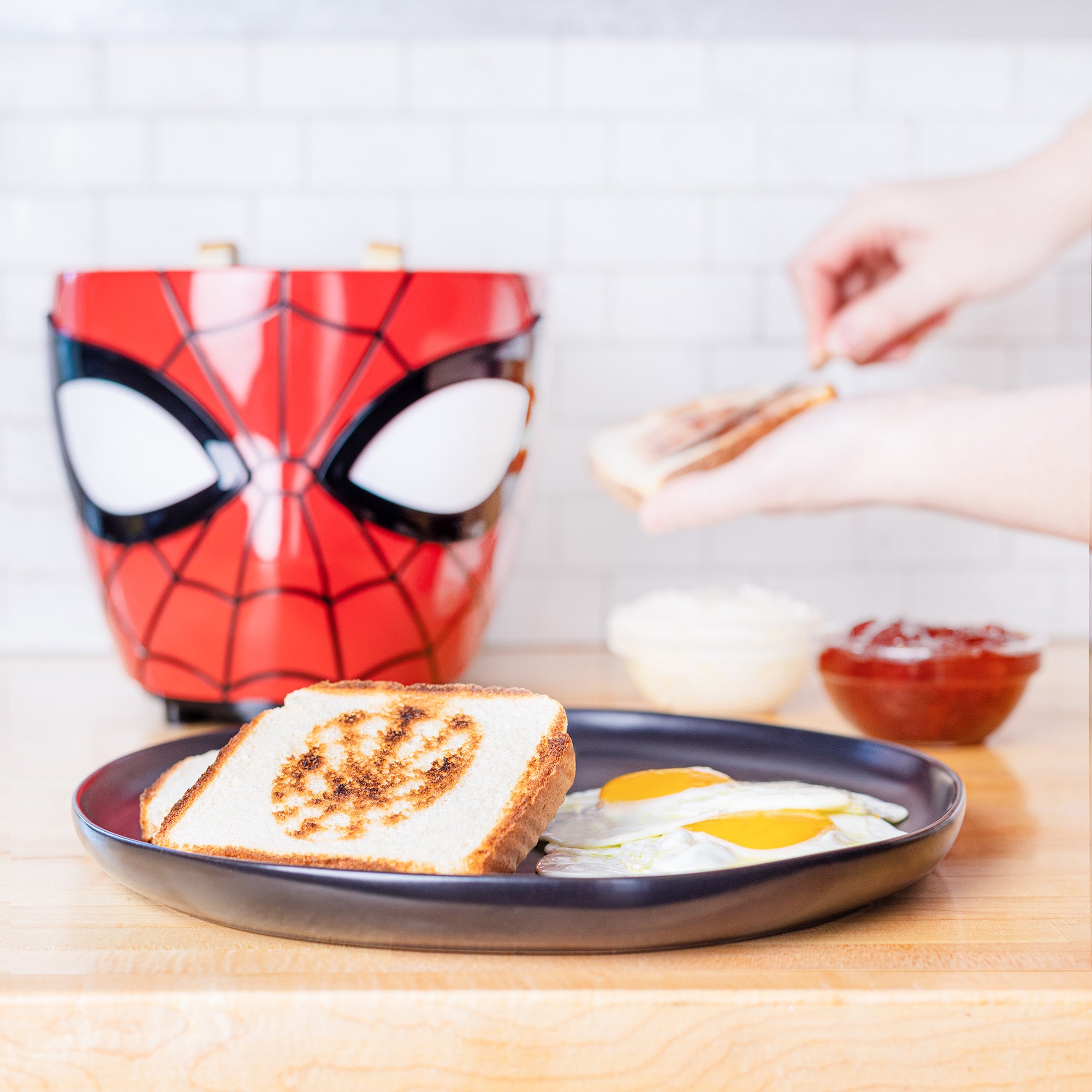 https://cdn.shopify.com/s/files/1/0022/0092/8317/products/UncannySpidermanandR2D2ToastersDelivery-11_2000x.jpg?v=1638830066