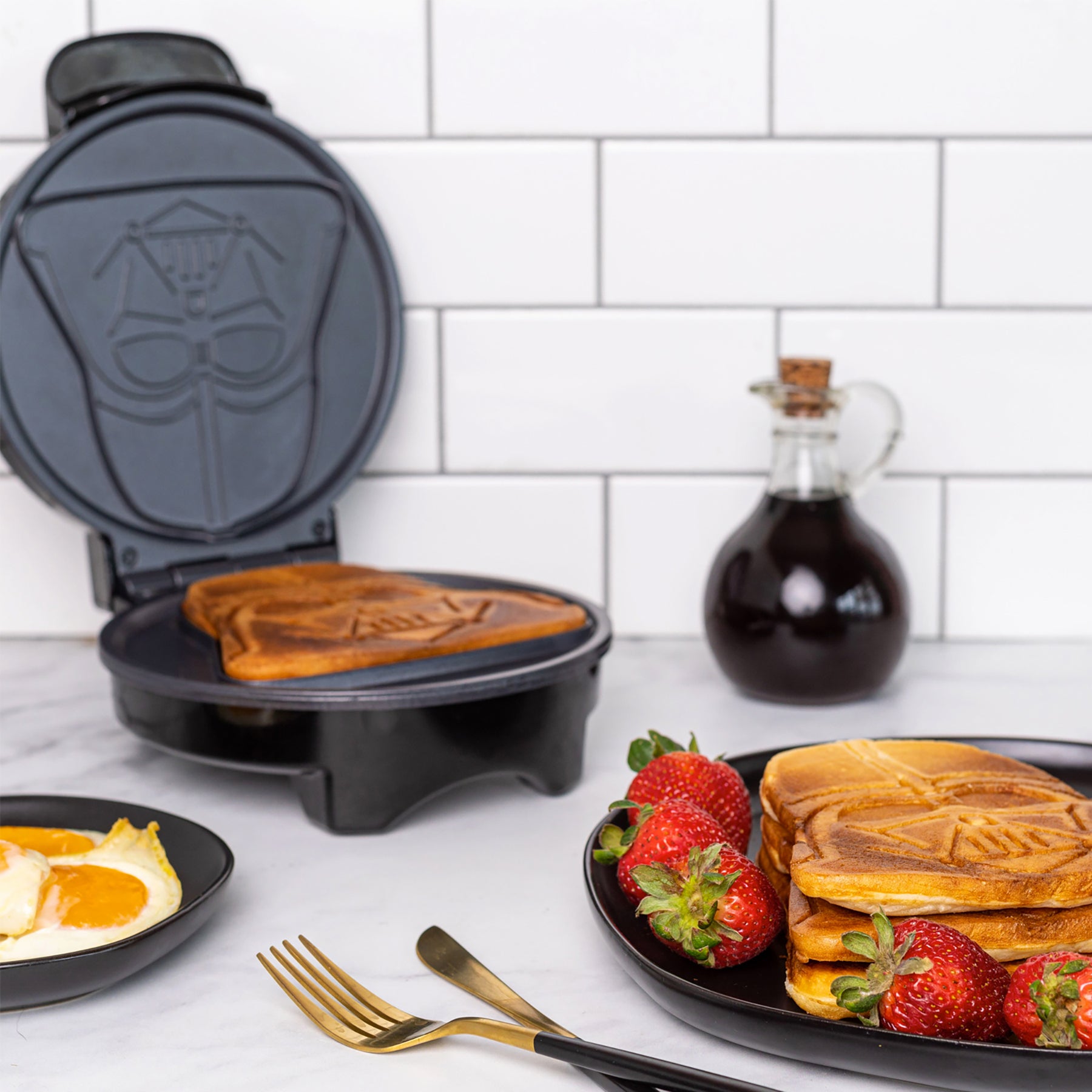 The Mandalorian Mini Waffle Maker – Star Wars: The Mandalorian