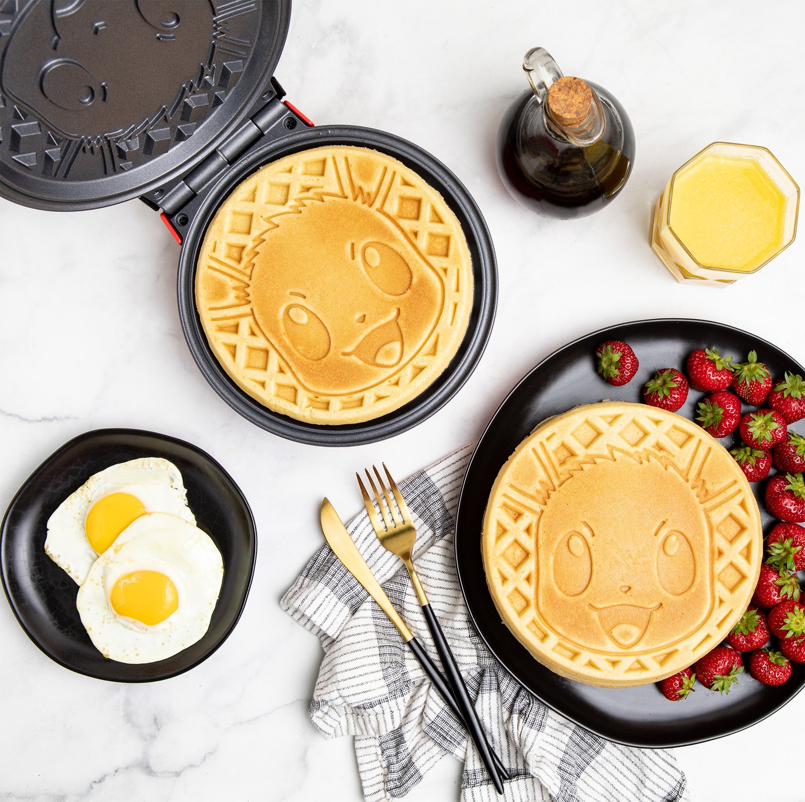 Uncanny Brands Peanuts Snoopy & Woodstock Double-square Waffle Maker :  Target