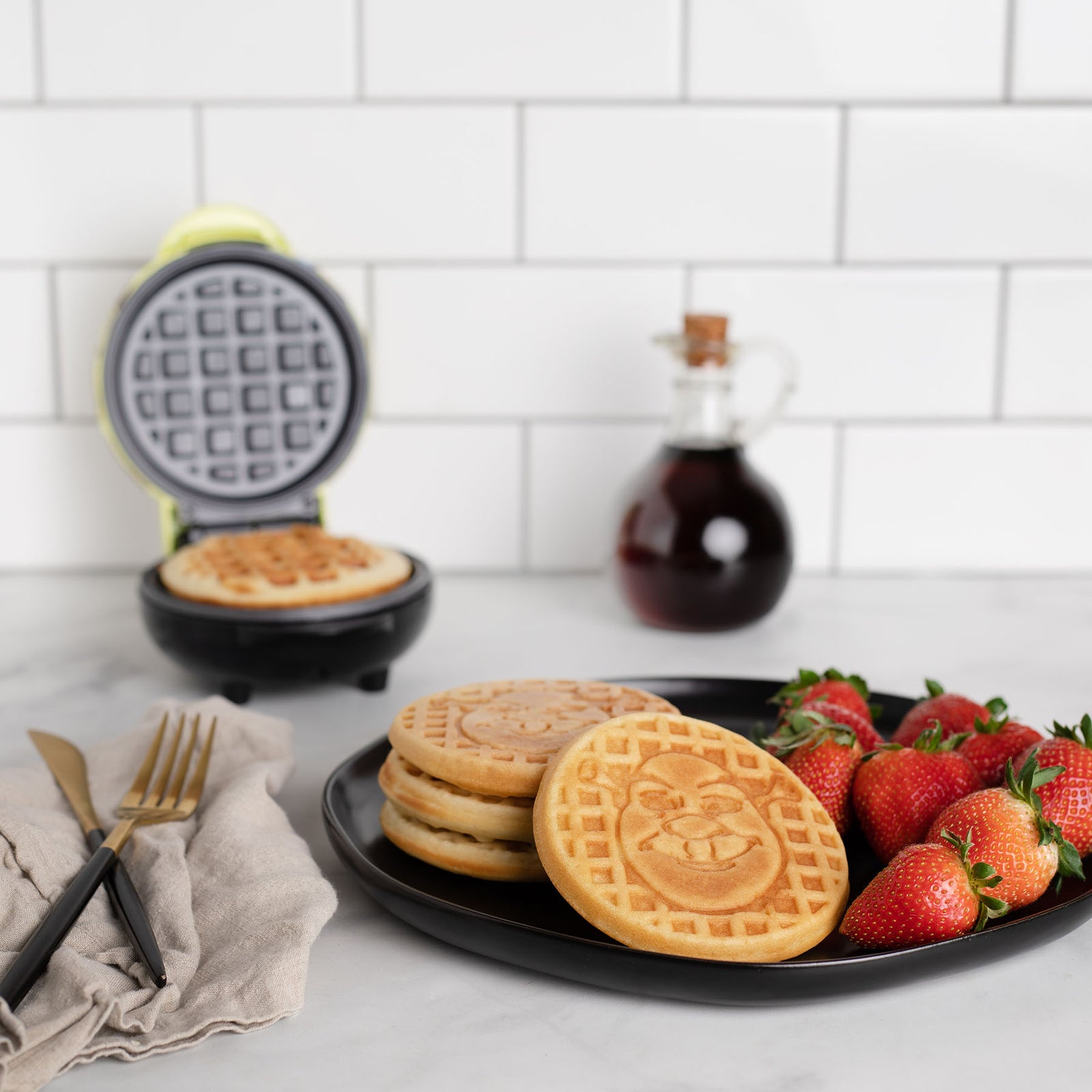 Uncanny Brands Cookie Monster Mini Waffle Maker - Sesame Street Kitchen Appliance - Blue