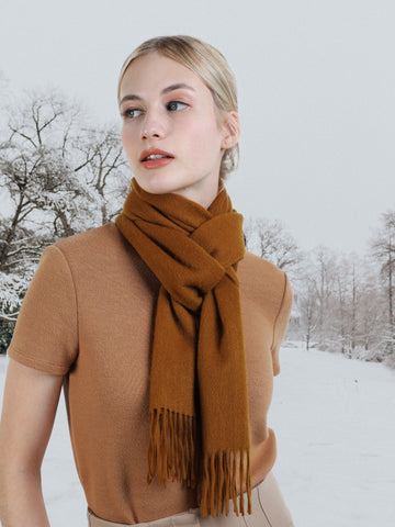 monochromatic scarf look fall fashion