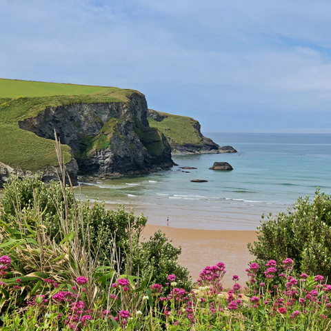 Mawgan Porth beach and coastline