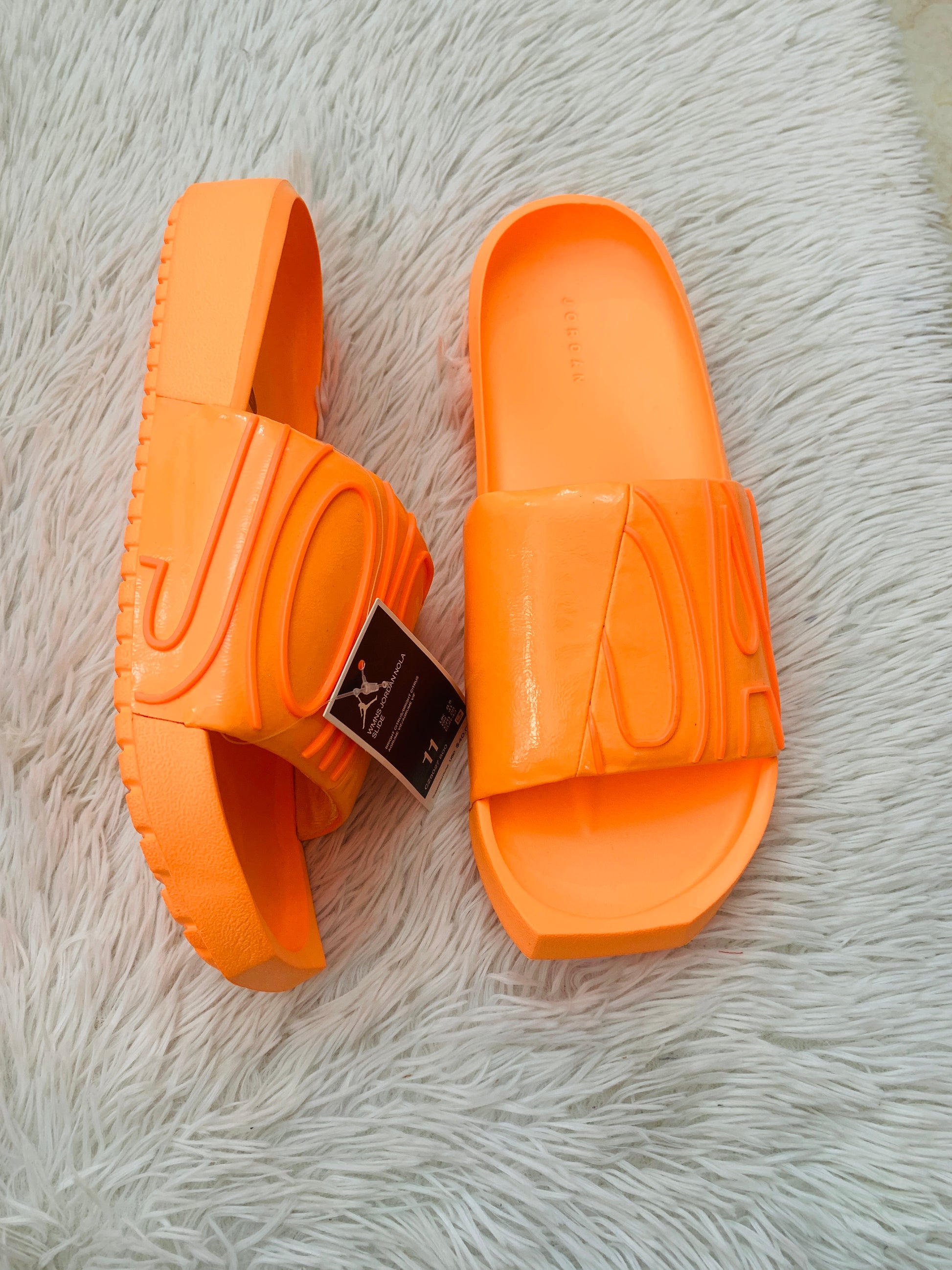 Sandalias Jordan original en naranja diseño letras JOR. – Store