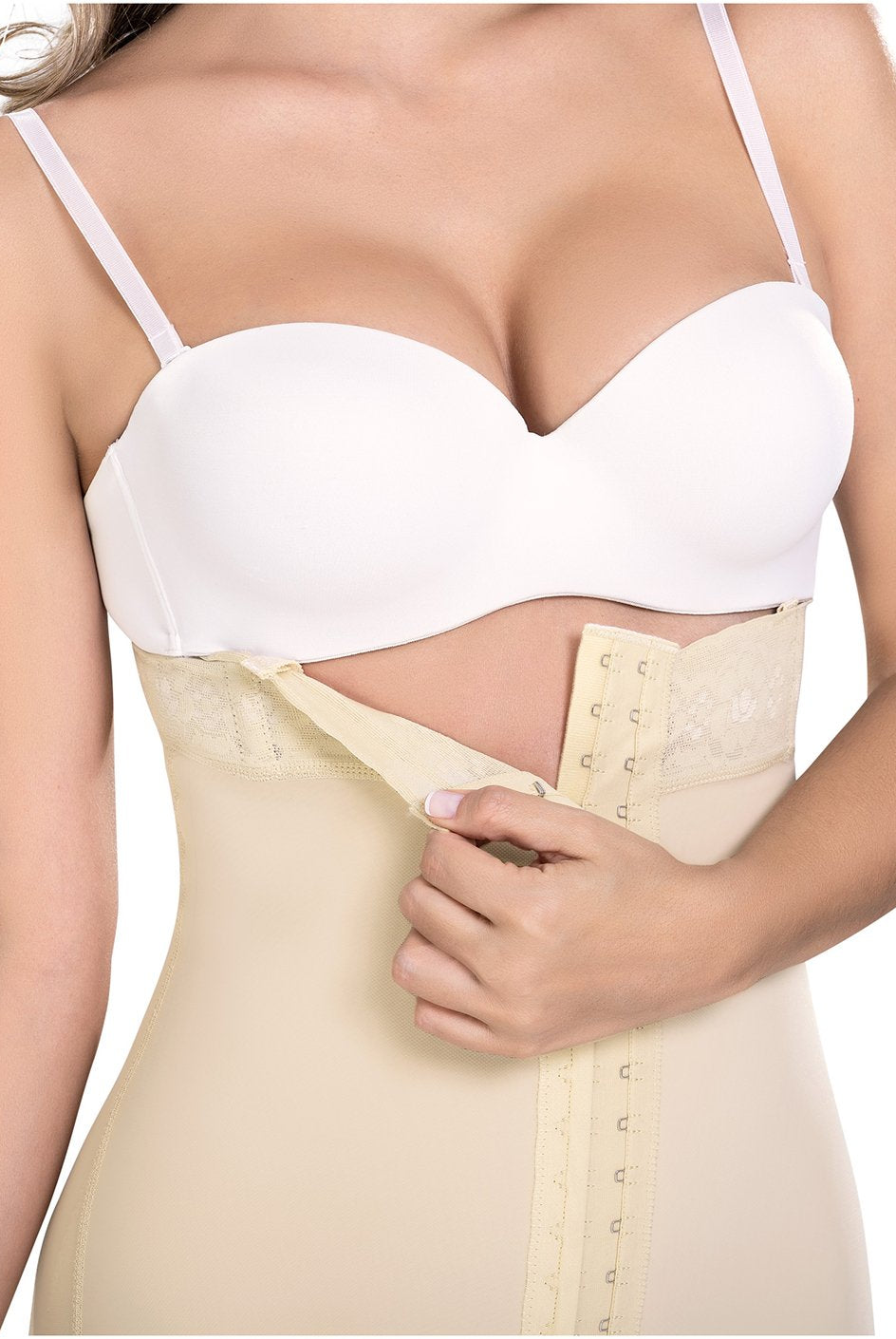 Short girdle with bra F0029 by Fajas M&D® – FajasColombianas.mx