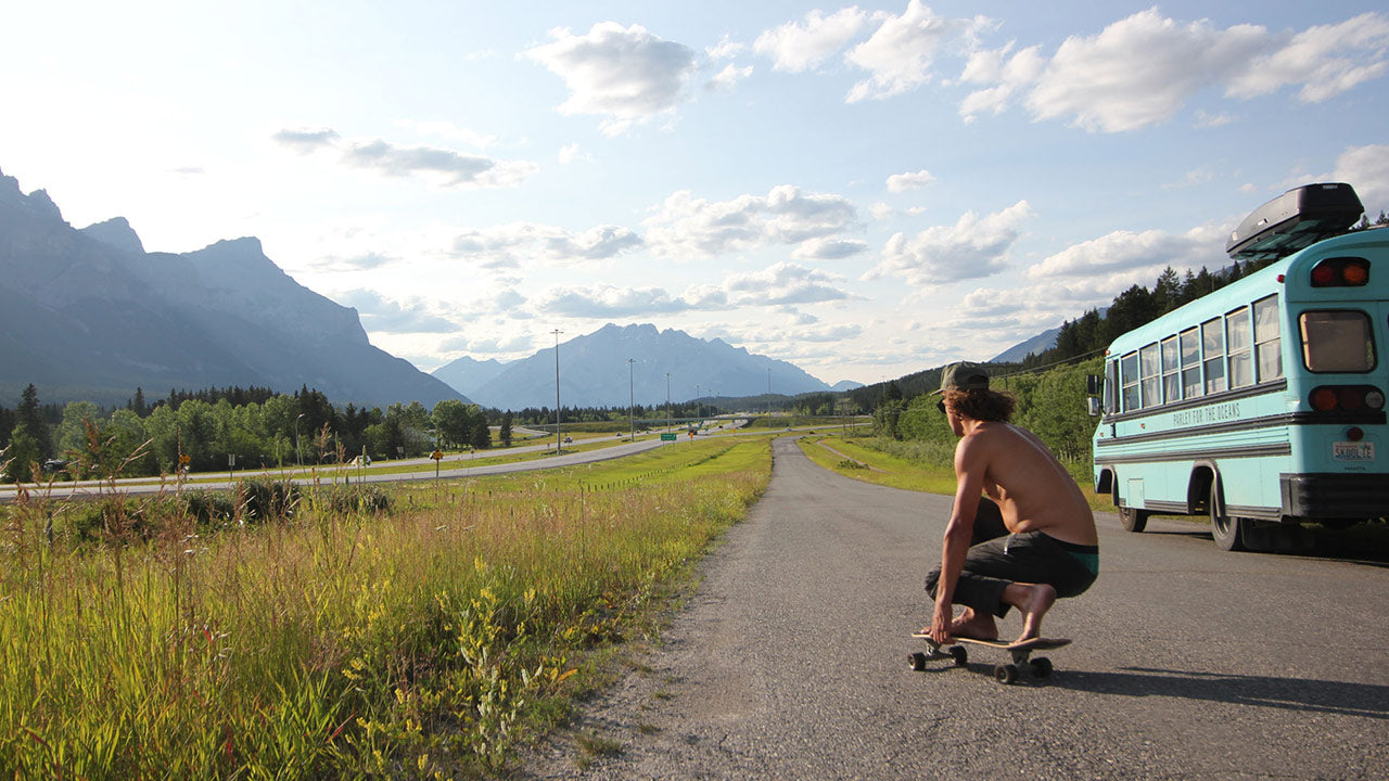 skatebording on road