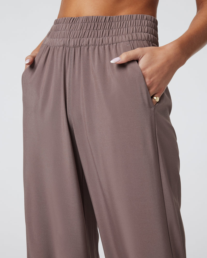 Vuori Daily Wideleg Pants Stone Gray Women's Size Medium