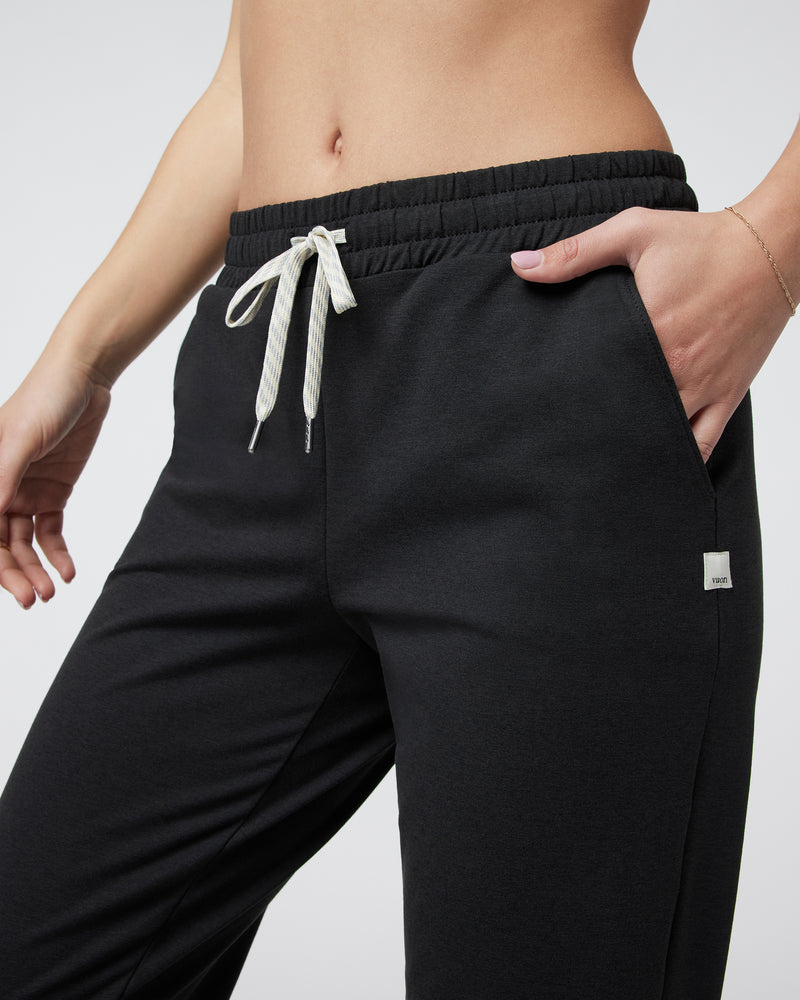Give Comfort: Vuori Performance Jogger Sets Are A Foolproof Gift