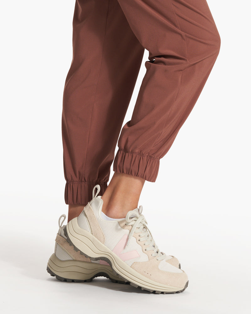 Villa Jogger | Women's Hazelnut Moisture Wicking Pants | Vuori