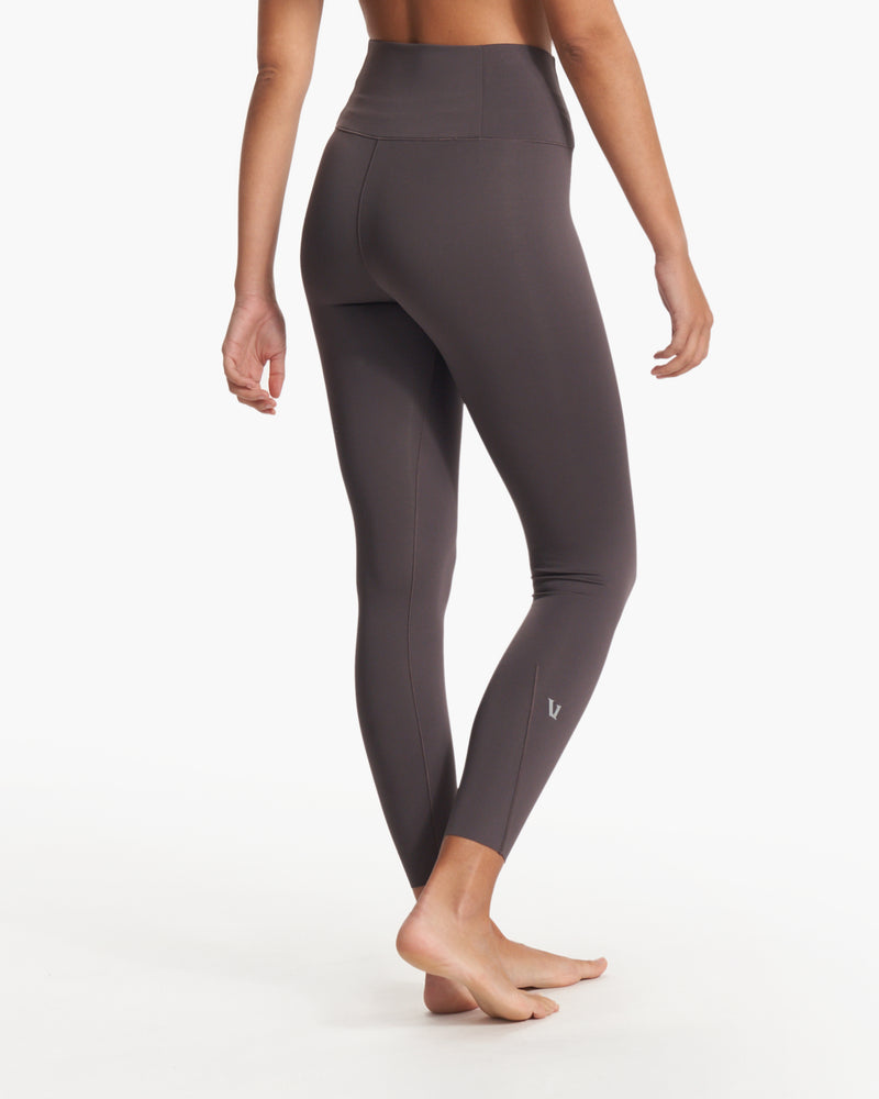 Vuori Evolve Leggings in Gray