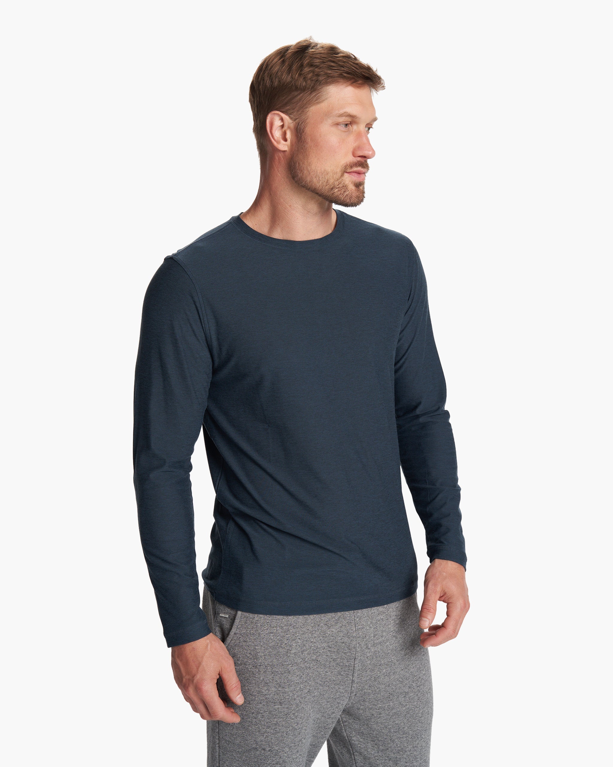 Long-Sleeve Strato Tech Tee | Navy Long Sleeve Top | Vuori