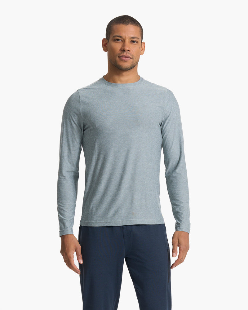 Long-Sleeve Strato Tech Tee | Heather Grey Shirt | Vuori