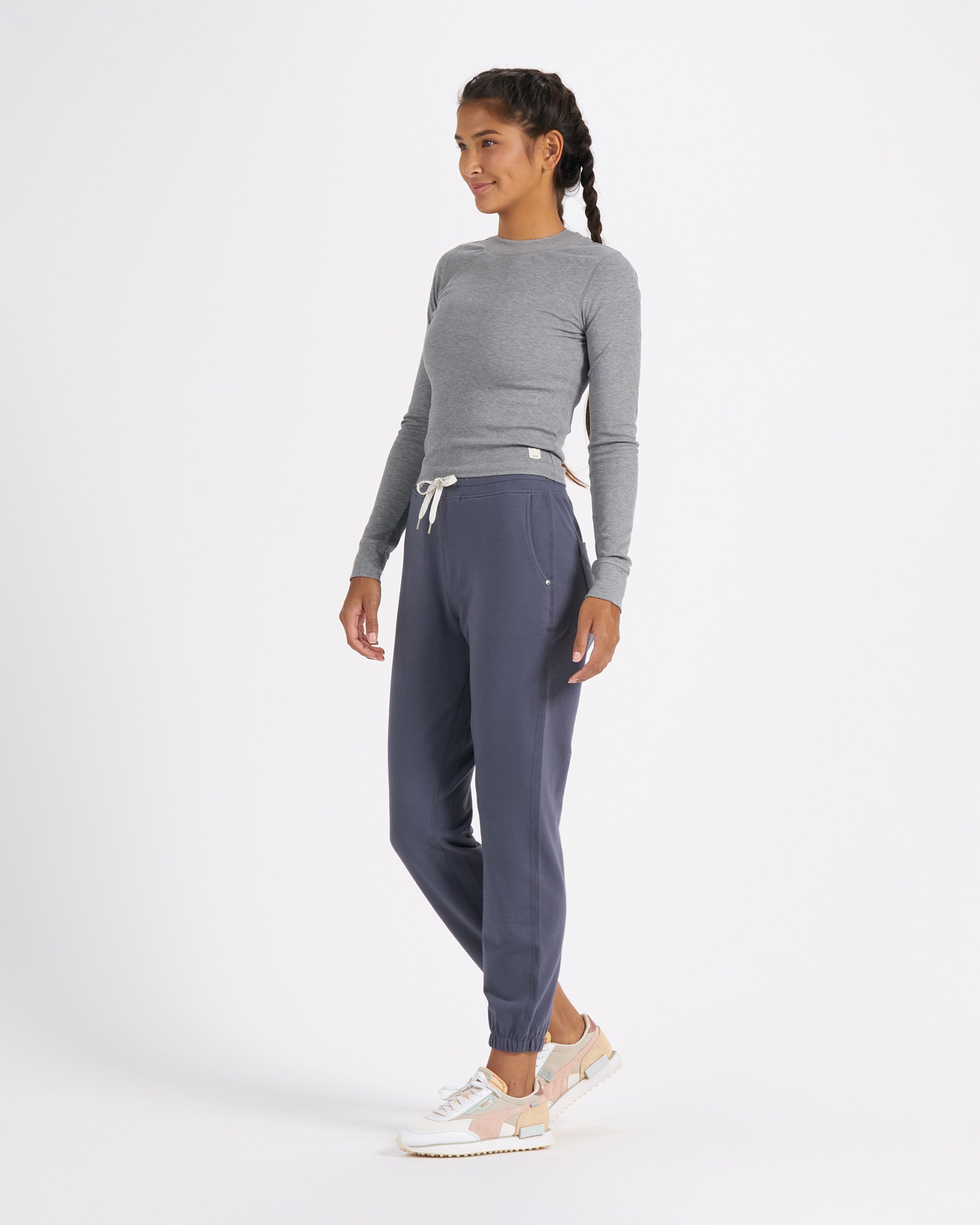 Long-Sleeve Pose Fitted Tee