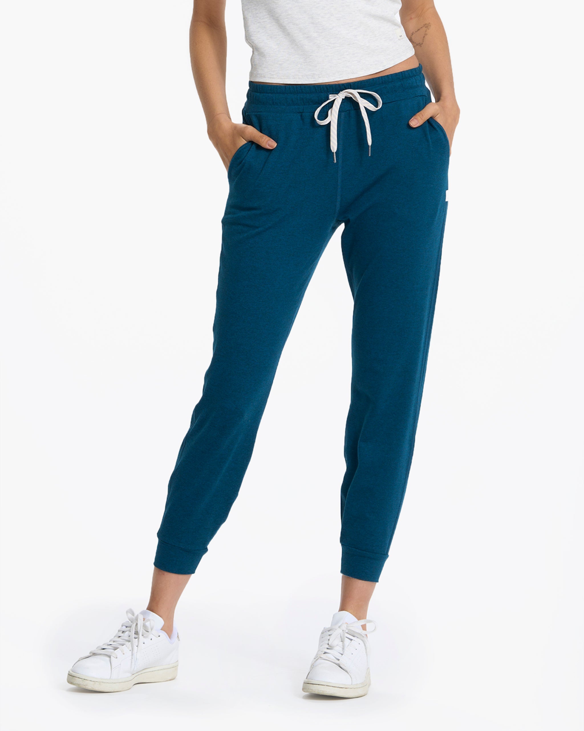 Performance Jogger | Women's Cosmo Blue Sweatpants | Vuori