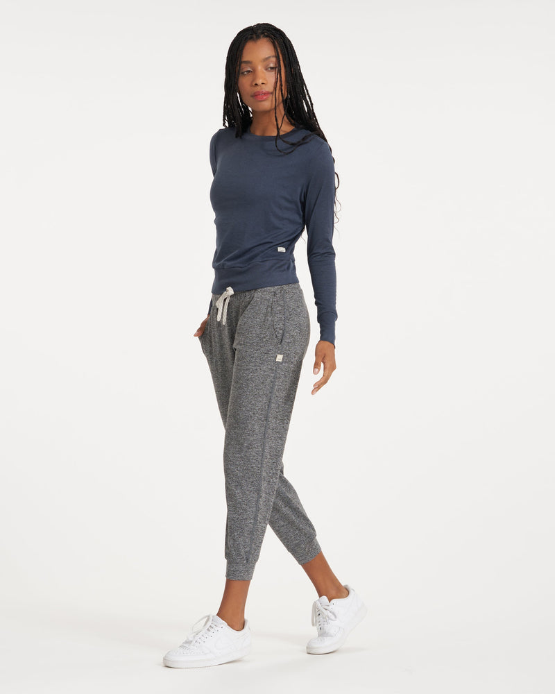 Vuori Performance Jogger – Kelley Cawley